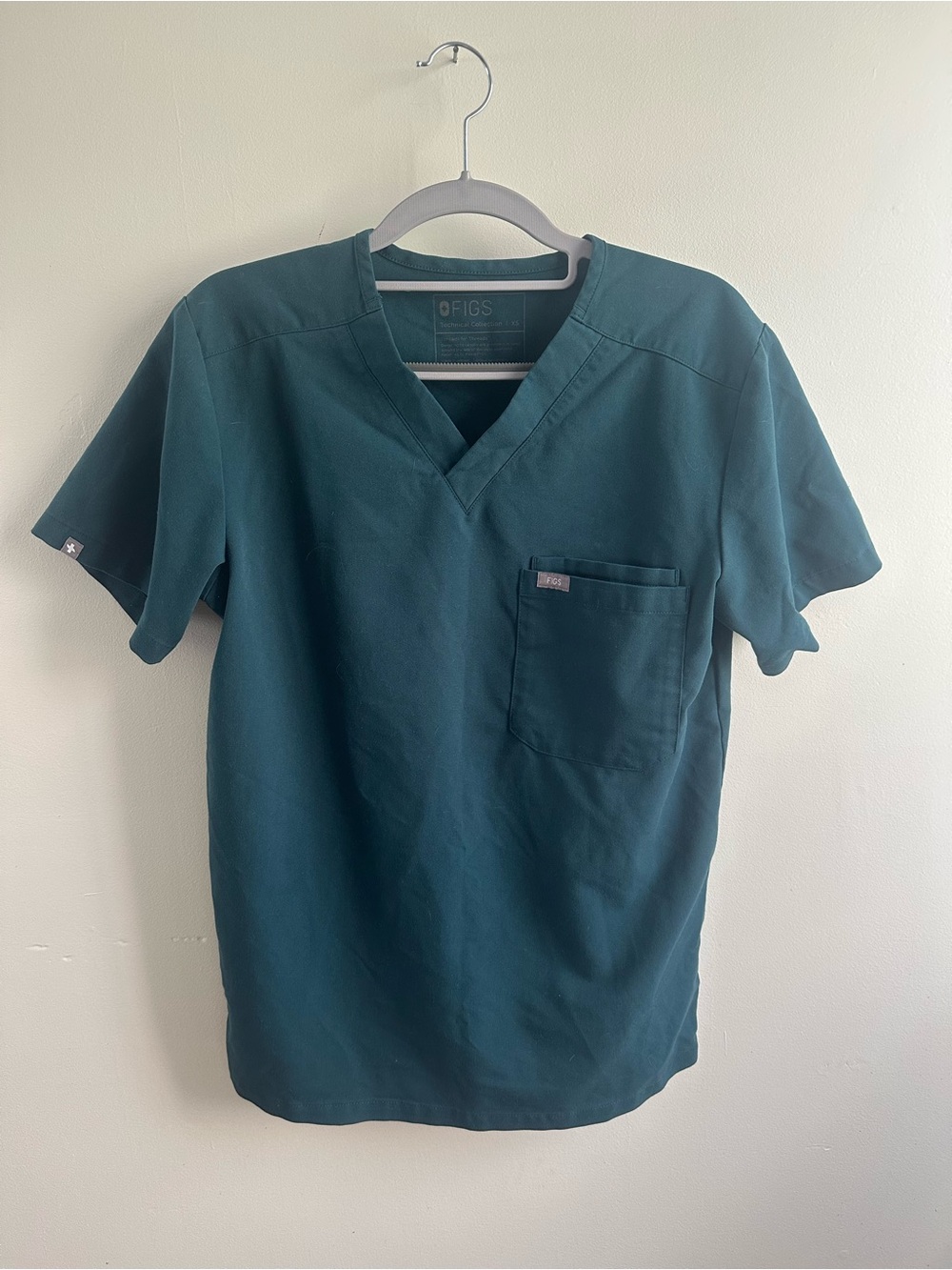 FIGS Men’s Teal V-Neck Medical Scrub Top